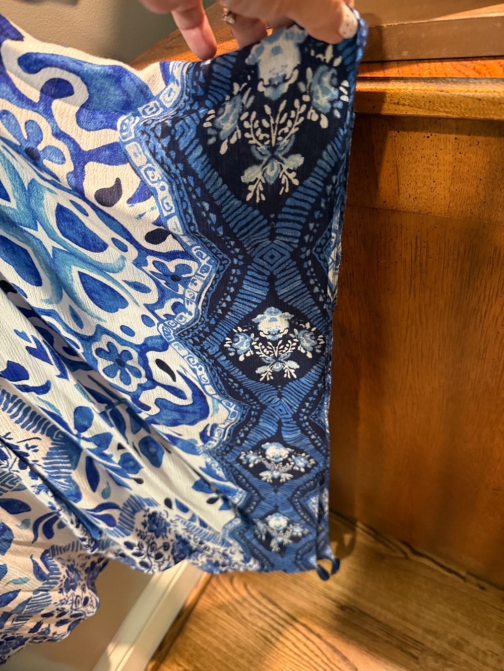 Vince Camuto Blue and White Floral Draped Kimono - Picture 3 of 4